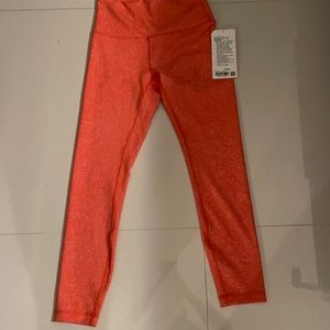NWT size 6 Lululemon Wunder Train HR tight
